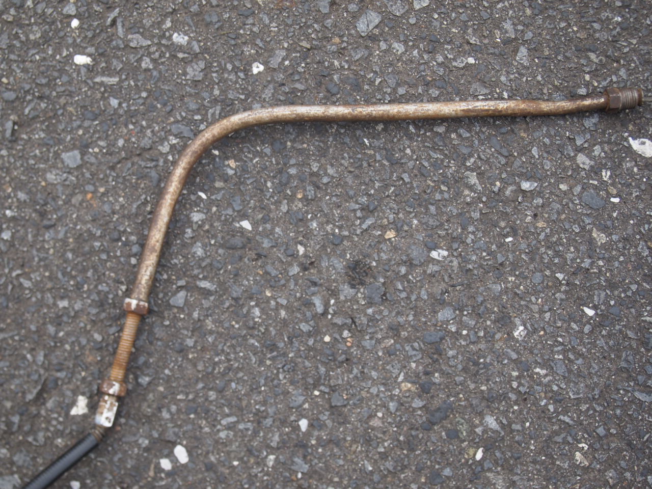 ブレーキレバー、ケーブル