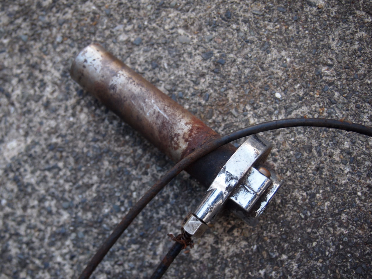 アトラス　スロットル