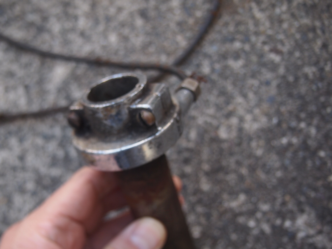 アトラス　スロットル