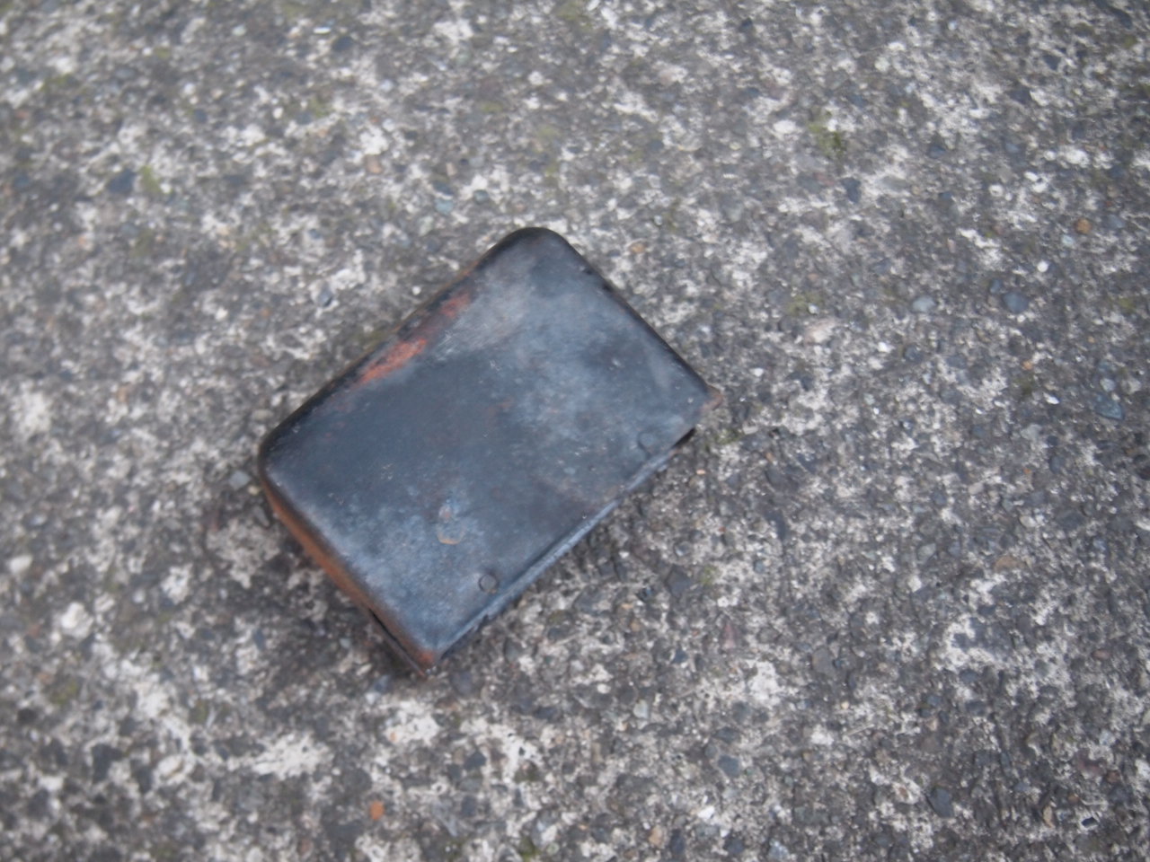 カットアウトカバー